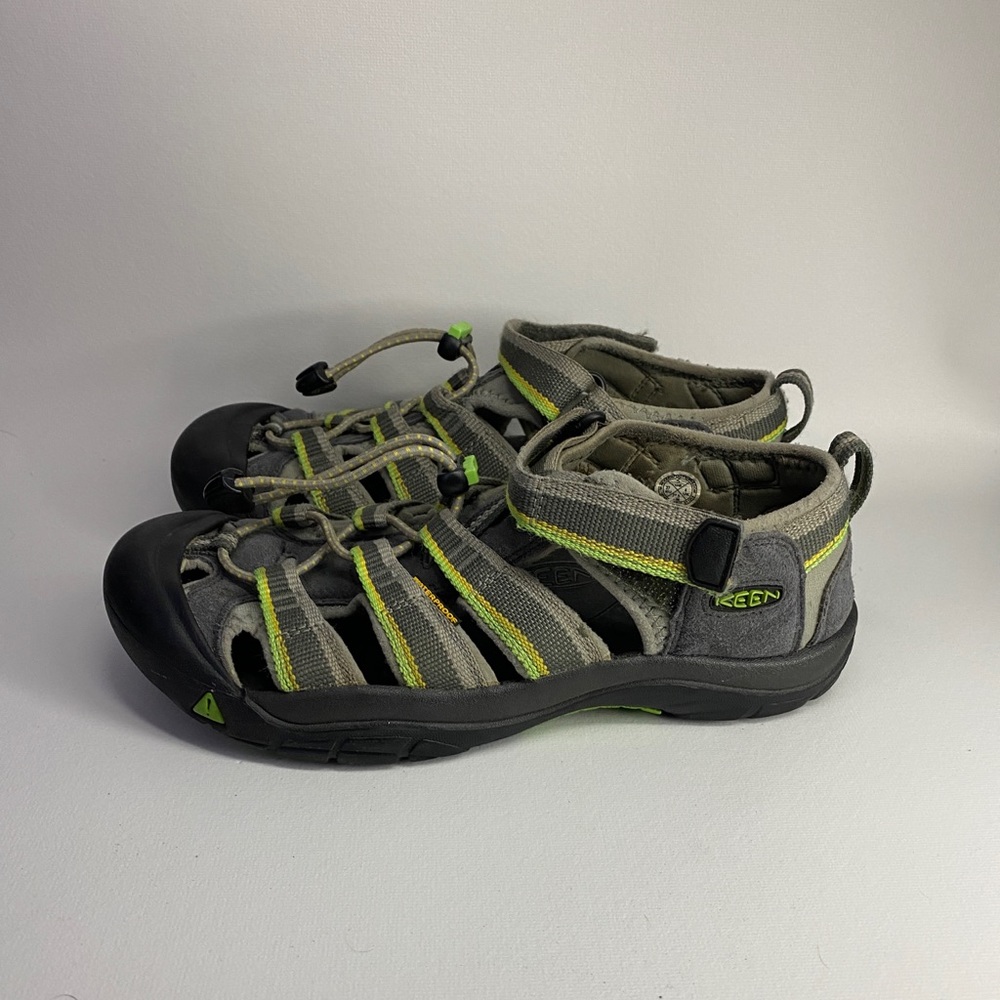 KEEN Newport H2 Waterproof Hiking Sandal Men’s Size US 5 Green,Black Grey